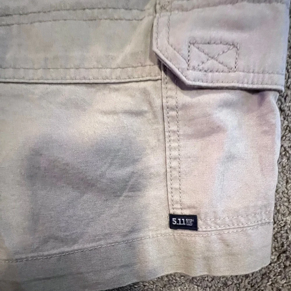 5.11 Tactical Series Mens Beige Cotton Cargo Shorts Size 44 Casual Outdoor‎